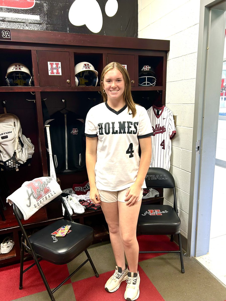 AdysonMcknight's tweet photo. Excited to receive my first offer from @hccsoftball !! Thank you Coach @katiemitchel1 for an amazing visit!! #GoDogs #LakeHighSchool #Motionx18uDollar @BriannaDollar https://t.co/D4F0TEu42i