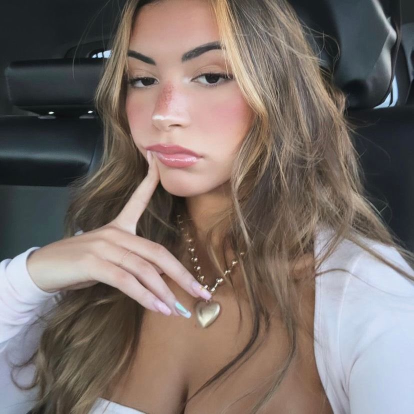 limoerizei's tweet photo. @mavelique
𝒩ome: Magali.
ℐdαde (16-18): 17.
𝒮exuαlıdαde: bissexual.
𝒫ronomes: ela/dela. https://t.co/GoUXSBpbda