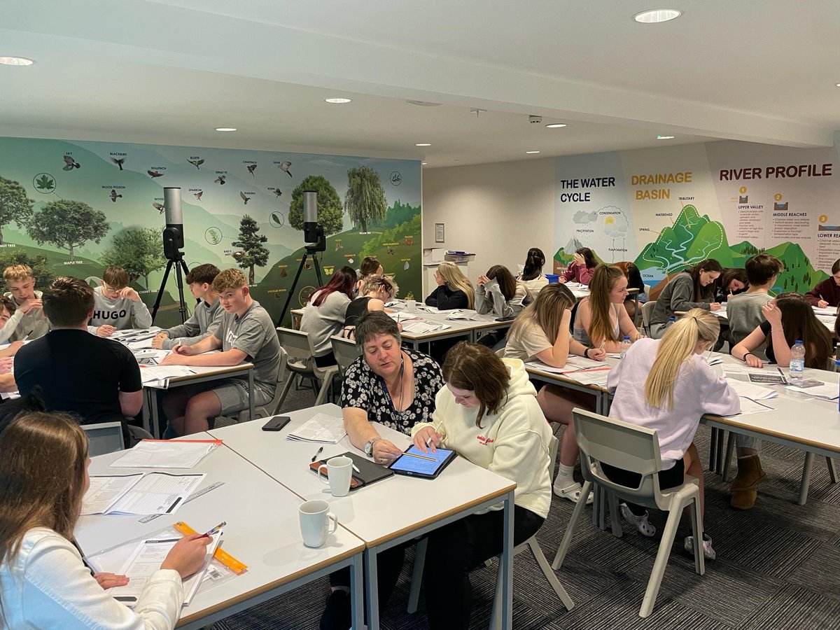 SerlbyPark's tweet photo. Y11 have been hard at work at @DeltaDallowgill this evening on their night away. What superstars! #GCSEScience #Revision https://t.co/Ssi5CkvBal