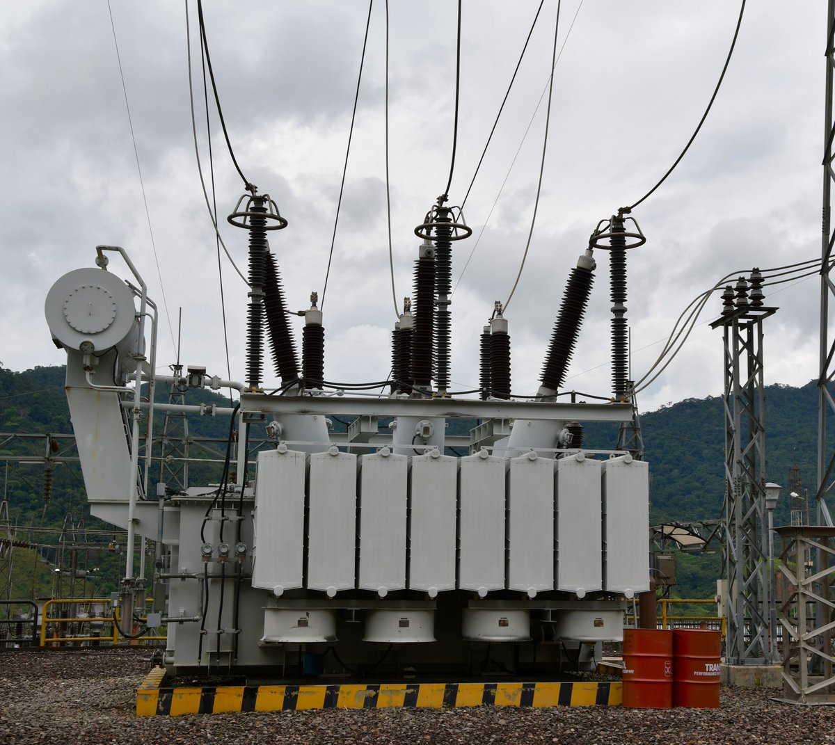 📍EERSSA informa que:👇🏽

CELEC EP a través de Transelectric, realizará trabajos de mantenimiento en el transformador de la subestación Cumbaratza, ubicada en Zamora Chinchipe.

🌐Conozca las suspensiones del servicio de energía en: eerssa.gob.ec/boletines/