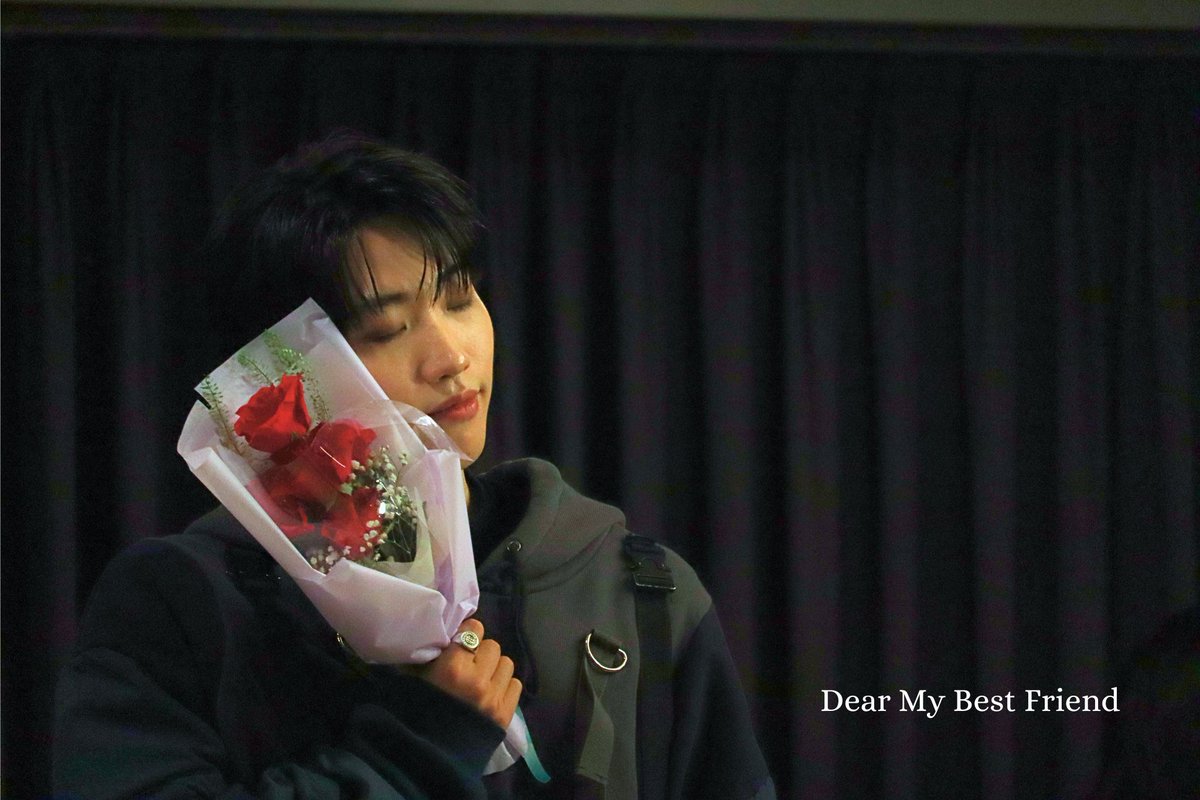 DMBF1101's tweet photo. 240503 뮤지크엔드라마

🌹
#더킹덤 #TheKingDom #Dann #단 https://t.co/gP8iVb3h3F