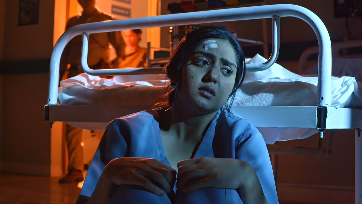 Raw emotions define your inner turmoil when you scream your throat dry. Being an artist when you portray that similar feeling with agitation embracing your vocals, needs immense passion towards that craftsmanship. #AnjaliTatrari #Vanshaj