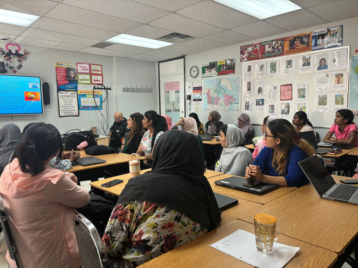 CCSNewcomers's tweet photo. #FlashbackFrida to the Employment Scam Info session, organized by our EAP &amp; LINC team, presented by @TorontoPolice 43 Division! Insights on scams &amp; prevention—crucial for job seekers, especially newcomers! Thank you @TorontoPolice for the engaging presentation! #Stayinformed https://t.co/LiOKUNYfKS