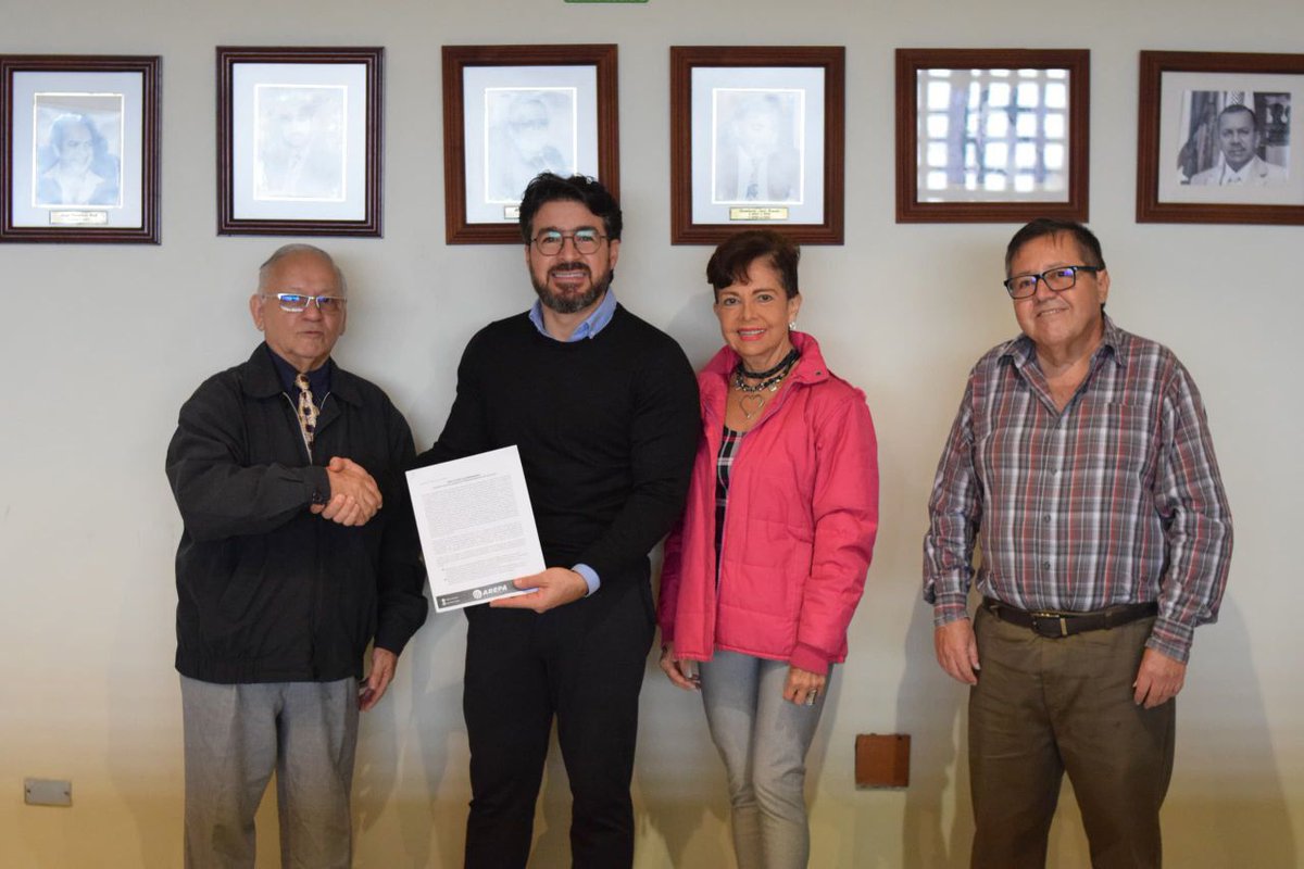 elgochoceballos's tweet image. Hoy llevé el "Pacto de la Esperanza" a mi Alma Mater @UNEToficial 🇻🇪 reafirmando la defensa de nuestros estudiantes y recomendando el uso de la tecnología Web3 para transformar la universidad con un cambio positivo 🚀 también buscamos que la #UNET pueda convertirse en un espacio