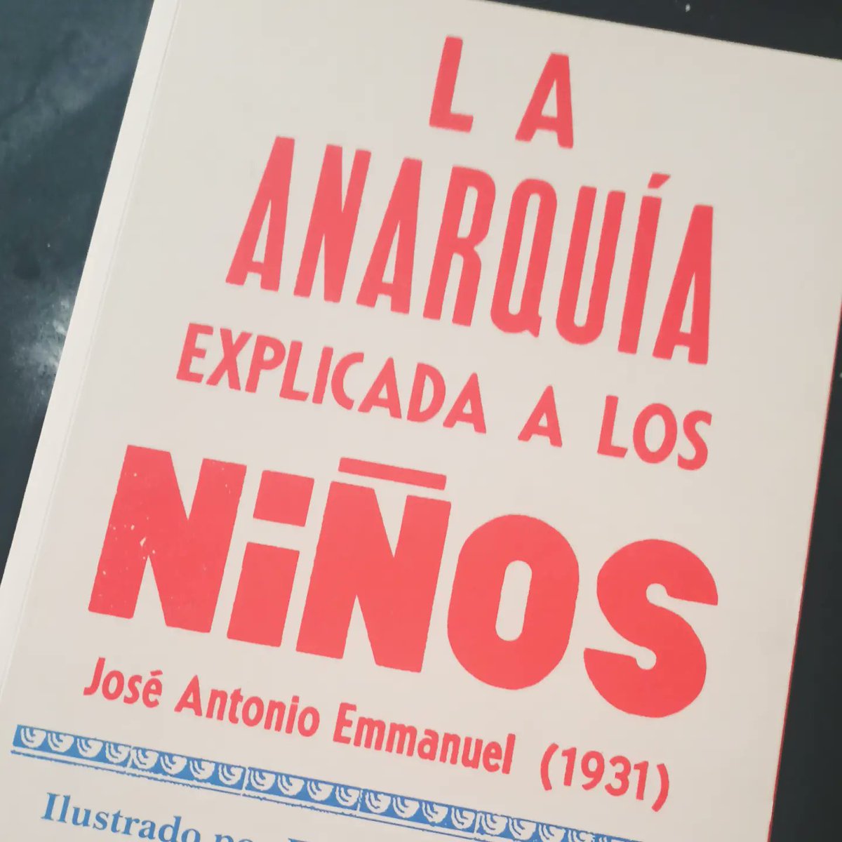 🔥 ¡¡Mañana!! "La Anarquia explicada a los niños" de <a href="/LibrosZorroRojo/">Libros del Zorro Rojo</a>  en el local de #CntFuenlabrada a las 19:00. Picoteo, refrescos, cuentacuentos y juegos colaborativos para cerrar el curso! Os esperamos!!
📍 C/Barcelona 20, Fuenla