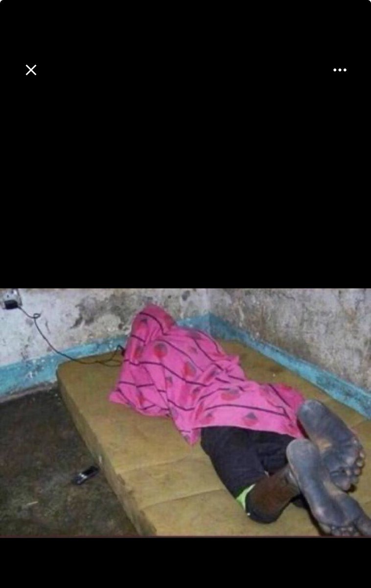 Obindiigbo's tweet photo. @chiditweets042 The  useless people who always back them up lives down there. https://t.co/KxKsJDaM4r