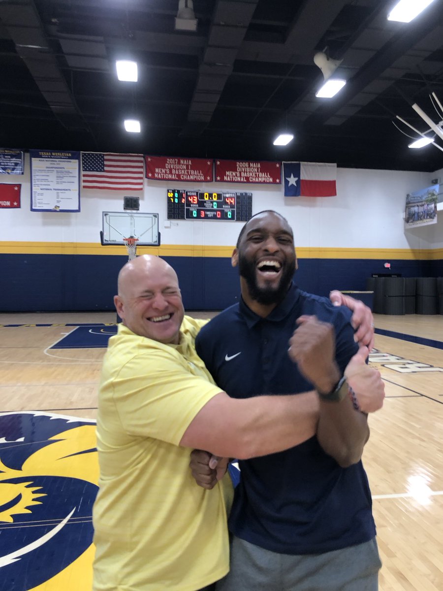 CoachShingleton's tweet image. Current Mood!!!! ⁦@RamSports⁩ ⁦@txweshoops⁩ ⁦@CoachBWan⁩