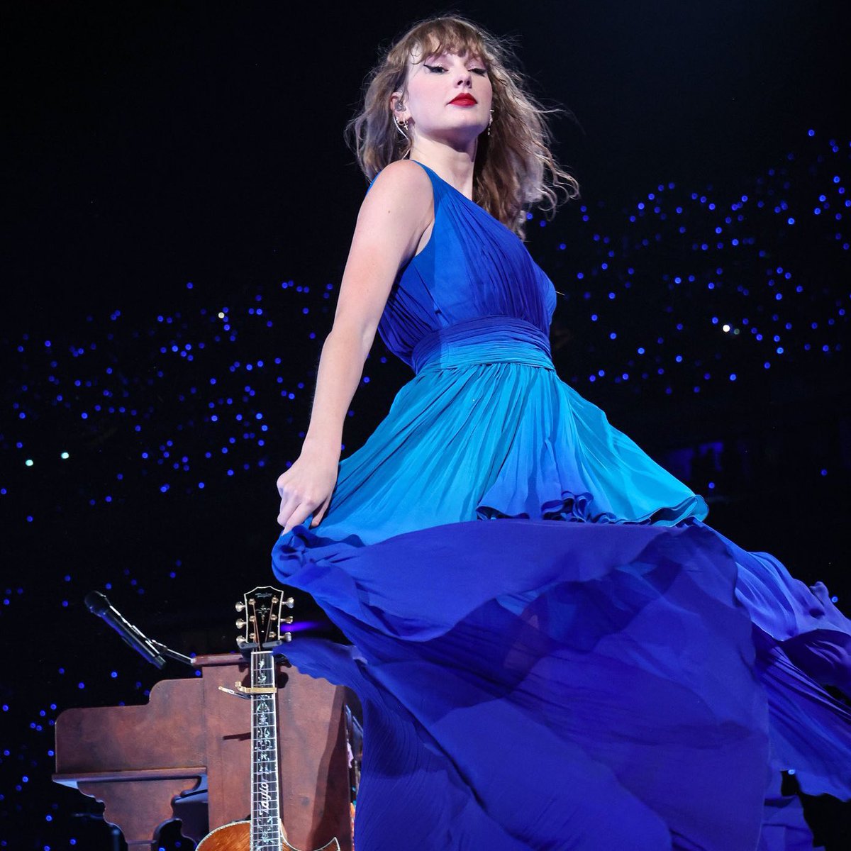 tswifterastour's tweet photo. 🚨| "Long Live" and "tis the damn season" are officially the only songs removed from the setlist to be performed as surprise songs by Taylor Swift on 'The Eras Tour'! #EdinburghTSTheErasTour https://t.co/NafZP8GckR
