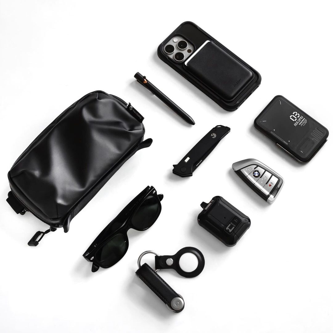 wandrdgear's tweet photo. Everything has its place in the WANDRD Tech Bags. 

All sizes and colors of Tech Bags are currently 20% off! 🔗 LINK IN BIO 🔗 

#WANDRD #HouseOfExploration #WanderMoreWorryLess #TechBag #TravelHacks https://t.co/kLbWwrfYxW
