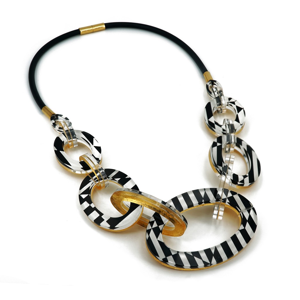 JewelryPodcast's tweet photo. 📣#New! Episode 224 Part 2: How Jennifer Merchant Continues the Tradition of Op Art in her Jewelry
[Listen Now! Link in Bio]⁠
⁠Main 📸:
Op Art and Gold Chain Link Necklace with Rubber Cord
.⁠
#podcast #thejewelryjourney #jewelrypodcast #jewelryjourney #2024 #JenniferMerchant https://t.co/oCoc96XkfG