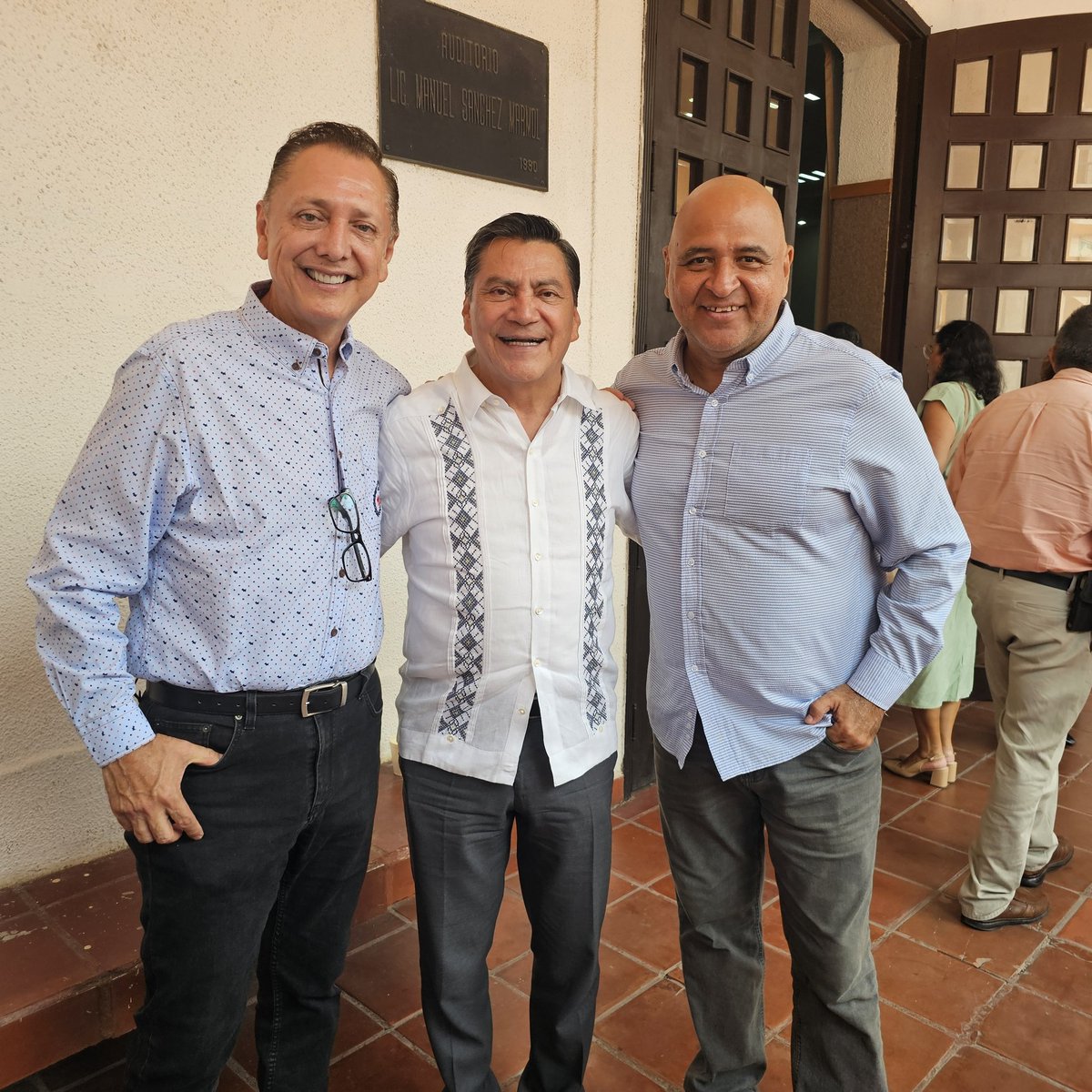 GAPAV3's tweet photo. Esta mañana asistí a la 3a entrega del premio Palabra Libre en el Instituto Juárez. Felicidades a todos los galardonados, especialmente a la periodista Marlene Escandon quien merecidamente recibió la presea. Viva la libertad de expresión! ✍️🎤 https://t.co/y1YxPYrhBo