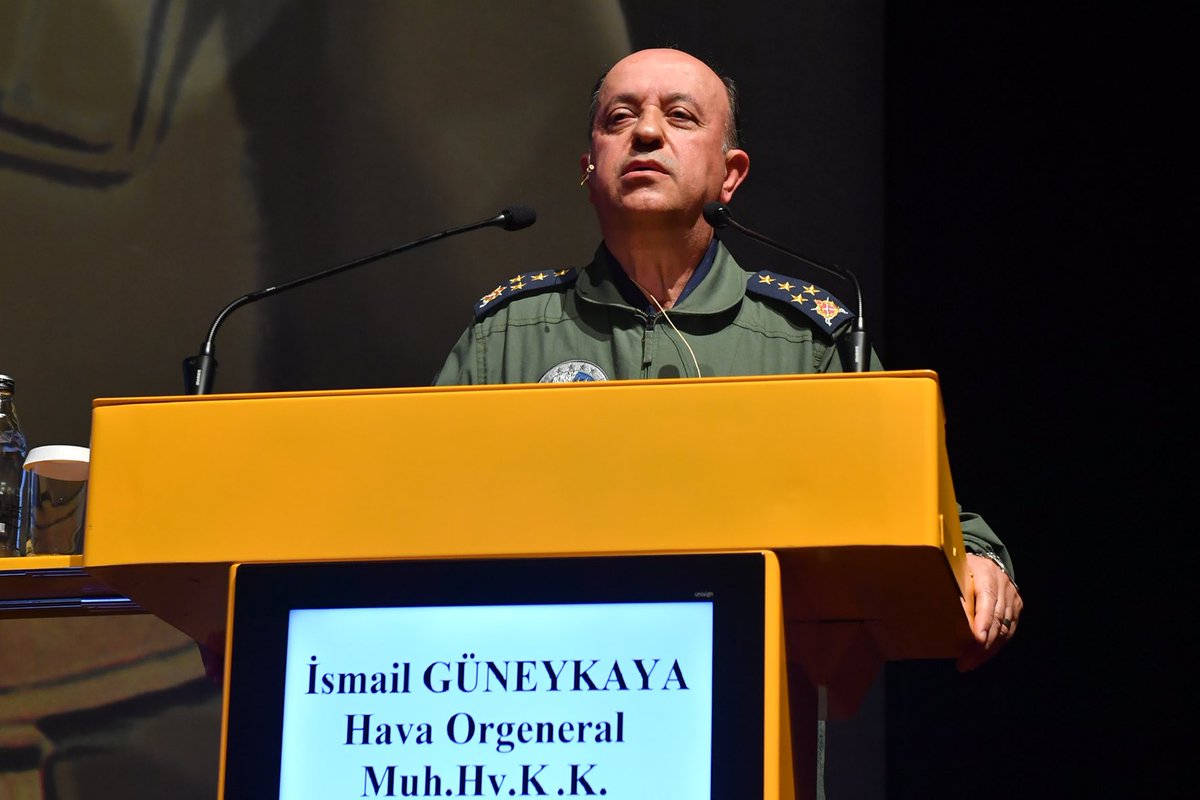 msuedutr's tweet photo. Muharip Hava Kuvveti Komutanı Hava Orgeneral İsmail Güneykaya tarafından, MSÜ Kuvvet Harp Enstitüleri ve Müşterek Harp Enstitüsünde öğrenimleri devam eden kursiyer ve öğrenci subaylar ile Kuleli Yerleşkemizde hazırlık sınıfı eğitimlerine devam eden Harp Okulu öğrencilerimize “Tecrübe Aktarım Konferansı” verildi.

📸 https://t.co/3UVh9FGzLE
