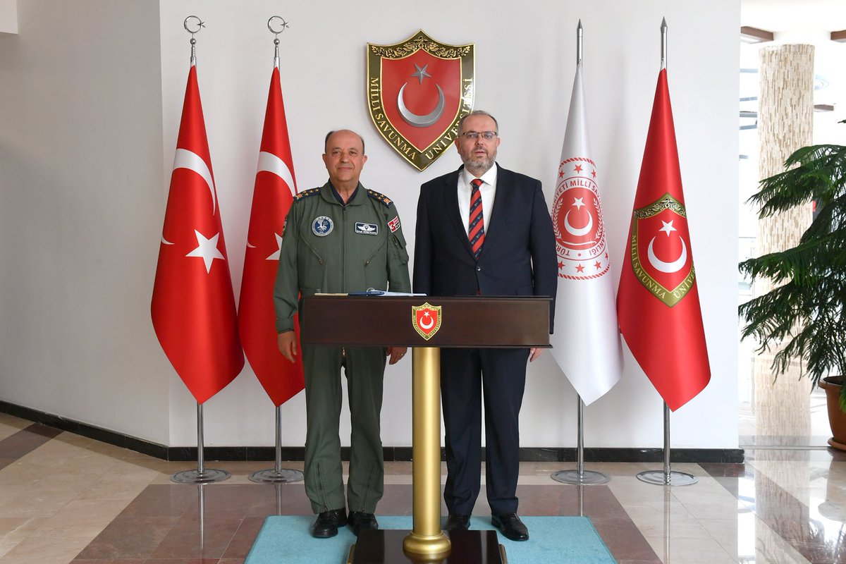 msuedutr's tweet photo. Muharip Hava Kuvveti Komutanı Hava Orgeneral İsmail Güneykaya tarafından, MSÜ Kuvvet Harp Enstitüleri ve Müşterek Harp Enstitüsünde öğrenimleri devam eden kursiyer ve öğrenci subaylar ile Kuleli Yerleşkemizde hazırlık sınıfı eğitimlerine devam eden Harp Okulu öğrencilerimize “Tecrübe Aktarım Konferansı” verildi.

📸 https://t.co/3UVh9FGzLE