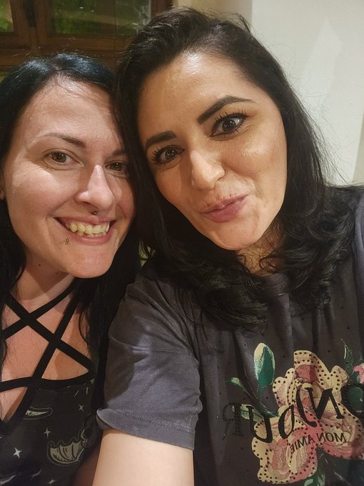 💜@MissGennyRock 💚 https://t.co/Wj50a2RetG<a class="tags" href="/tag/missgennyrock">@missgennyrock</a>