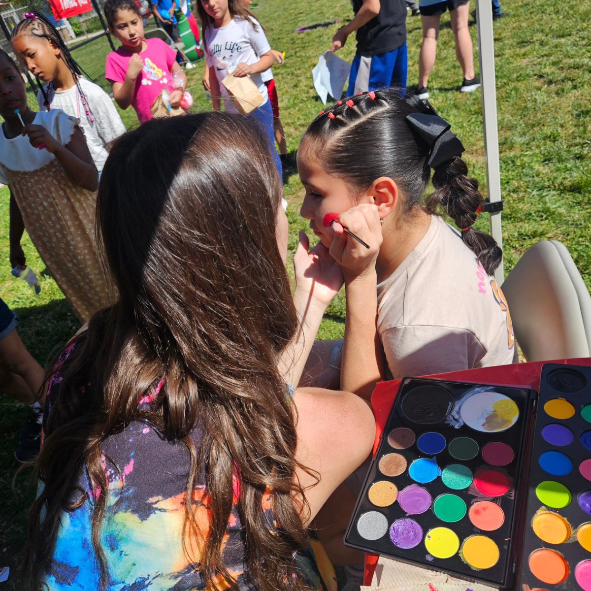 Mrs. Feen tweet media