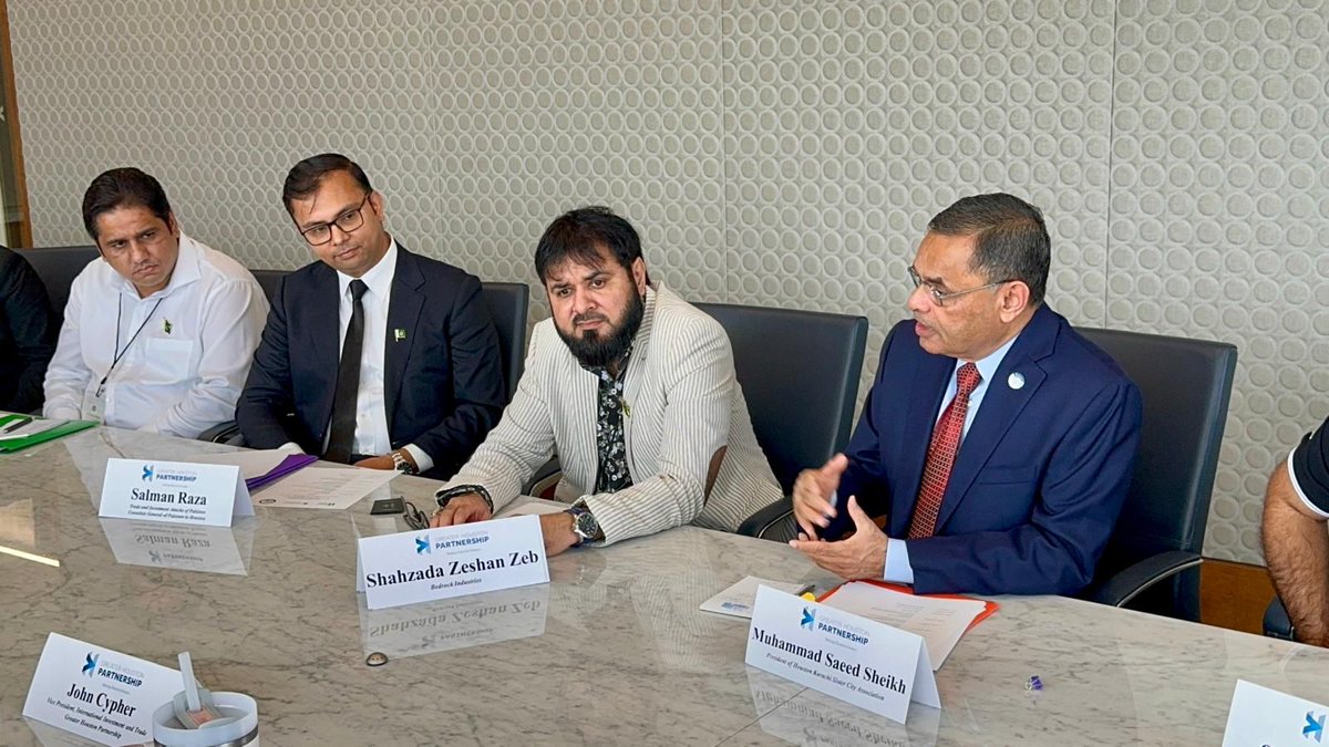 SalmanR23620569's tweet photo. Delegation from 🇵🇰 alongside TIA of 🇵🇰 Salman Raza &amp; President Karachi Houston Sister City Association visited Greater Houston Partnership (GHP) to meet with Vice President (GHP) John Cypher. Matters related to potential area of interest discussed.@GHPartnership  @SaeedSh10448008 https://t.co/cqvvAjjlOW