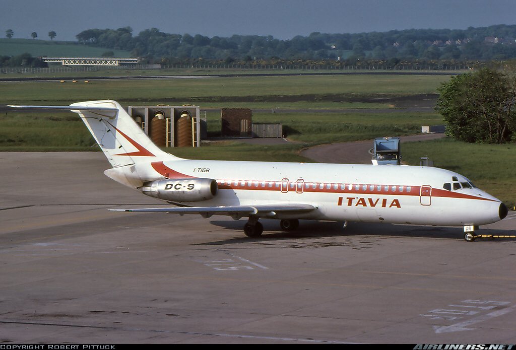 ClassicsPlanes's tweet photo. An Itavia DC-9-15 seen here in this photo at Edinburgh Airport in June 1980 #avgeeks 📷- Robert Pittuck https://t.co/beUnSCPYCV