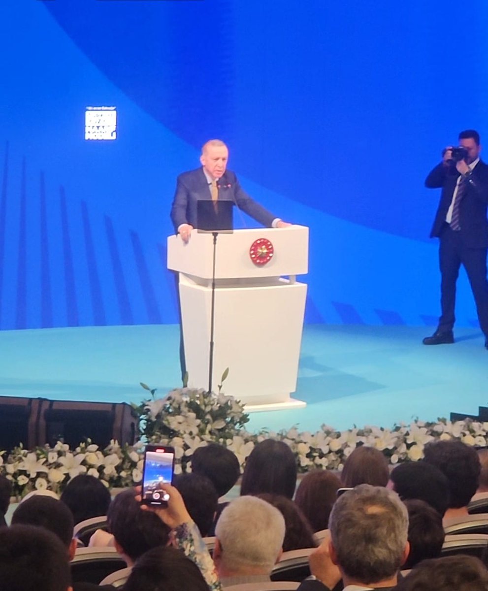 dilimizesenyurt's tweet photo. Dilimizin Zenginlikleri İyi Örnekler Sergisi  C .başkanımız Sn R. Tayyip Erdoğan ve Bakanımız Sayın Yusuf Tekin'in teşrifleriyle düzenlenmiştir. Öğrencimiz Amina Yıldırım programda eserini sunmuştur.
@tcmeb 
@istanbulilmem 
@CobanogluF
@TayfunOzyolcu 
@esenyurtmem 
@istmemkultur https://t.co/3okvPqC9rd
