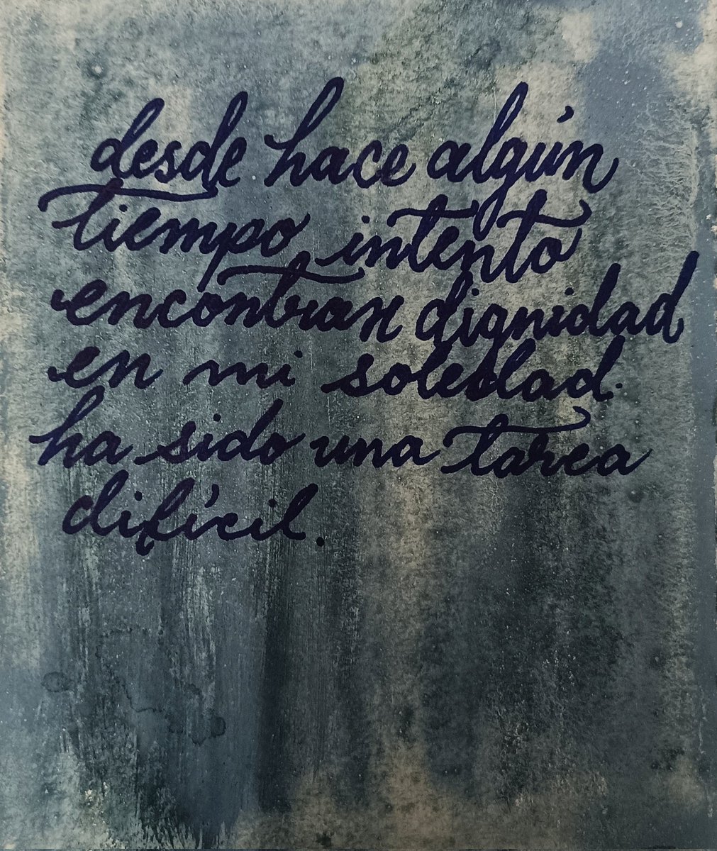 MarcoLopezLit's tweet photo. hice dos fragmentos de #bluets en caligrafía sobre azul maya :) https://t.co/jR160s5rjb