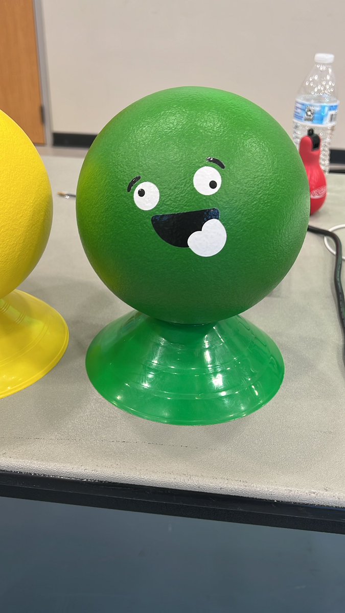 raylenesam's tweet photo. Inservice day have fun with @CandaceYoung37 and @OPENPhysEd in Arlington Texas. #GoBeGreat https://t.co/gTtMfbIrBL