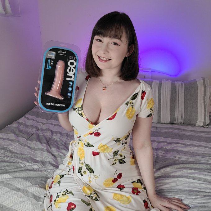 Check out my review of the Blush Novelties Neo Elite Vanilla Exclusively at @peepshowtoyscom   Youtube: