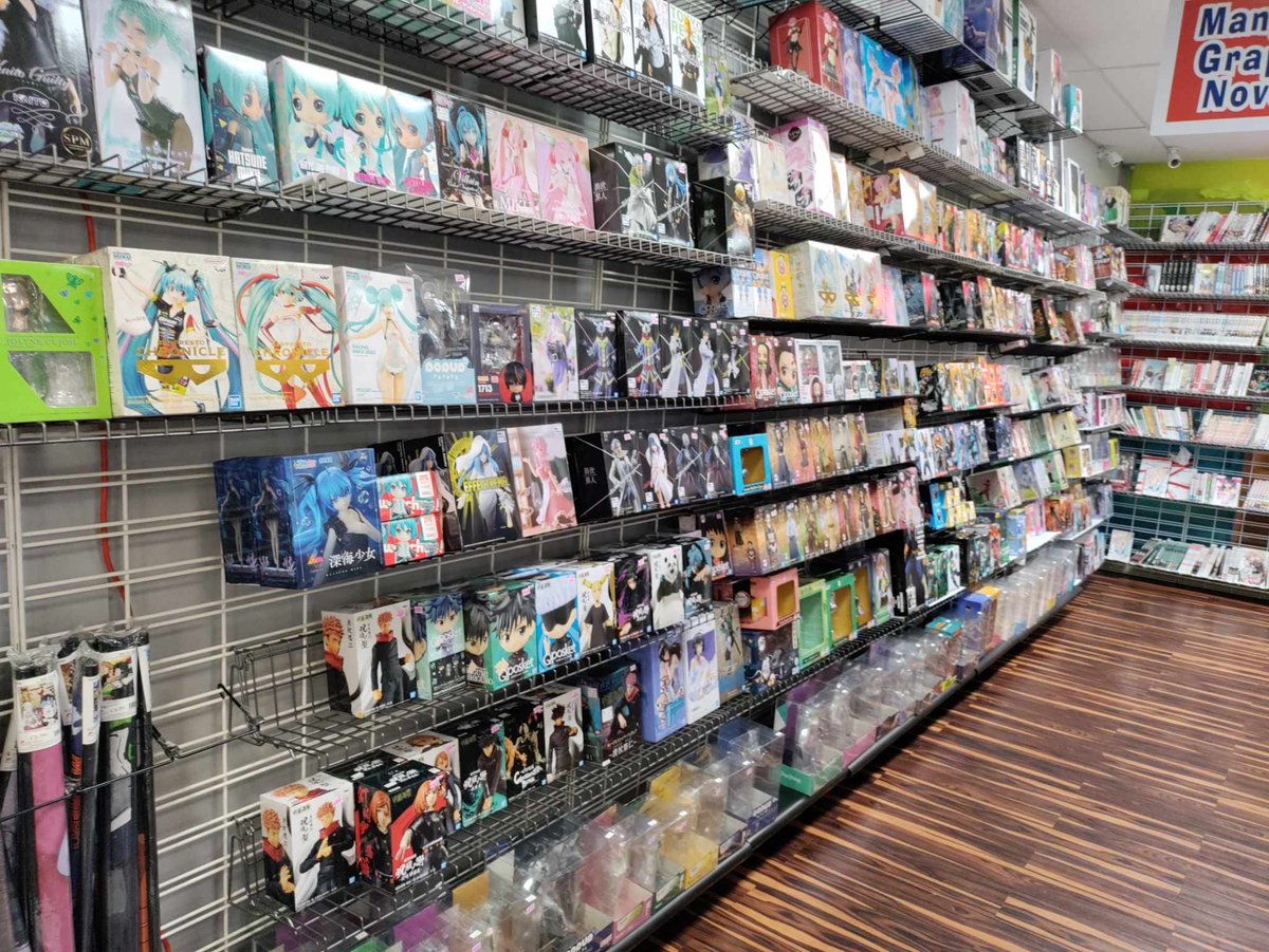 HometownComics's tweet photo. Deals are already live in store and will be available online next week! https://t.co/3qhGuKubUv