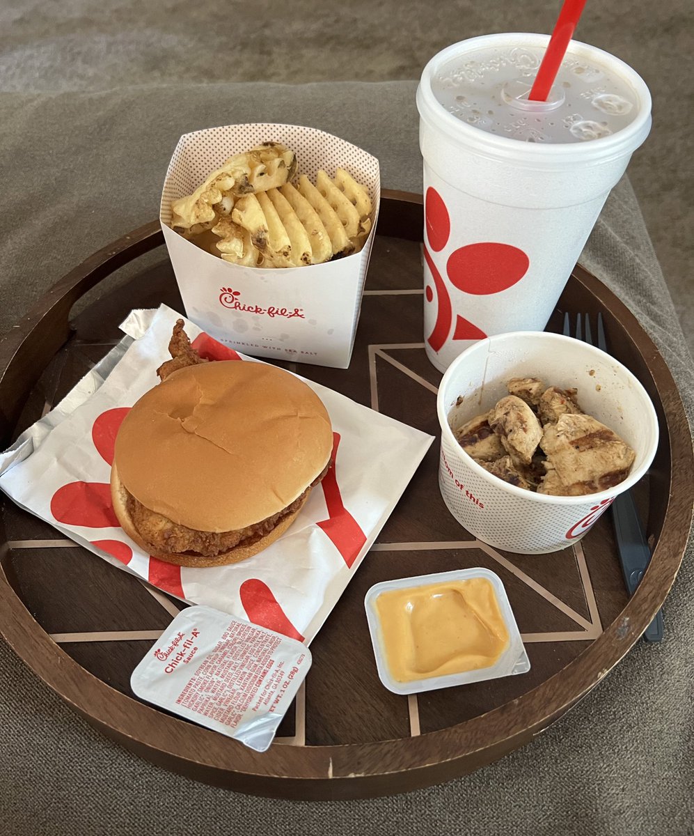 colefrosty_'s tweet image. CHICK FIL A FRIDAY #imstuffed