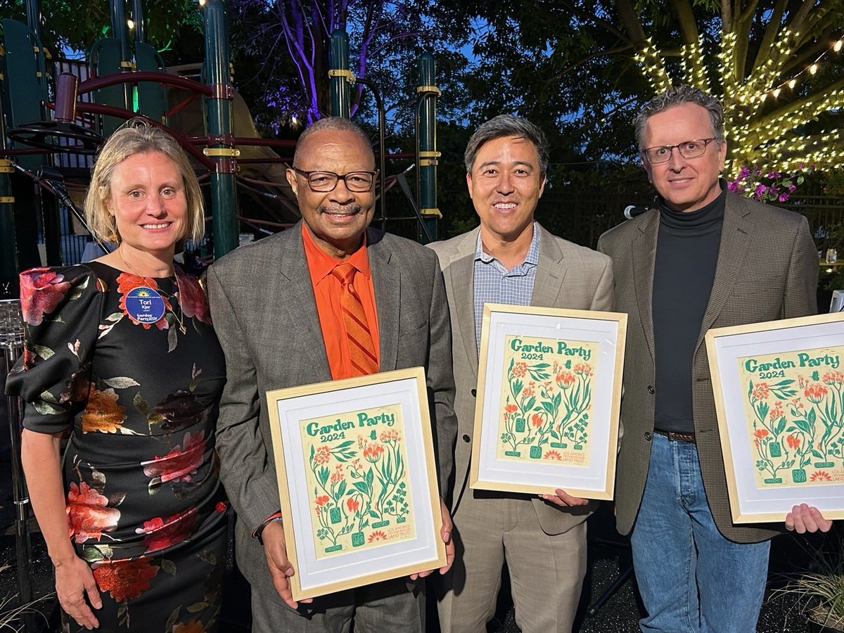 Reggie Jones-Sawyer (@jonessawyerad57) on Twitter photo Thank you to Tori Kjer and the wonderful team at <a href="/LANLT/">Los Angeles Neighborhood Land Trust</a> for their work in improving our communities. I was honored to recieve their community impact award at their garden party event. Thank you to Tori Kjer and the wonderful team at <a href="/LANLT/">Los Angeles Neighborhood Land Trust</a> for their work in improving our communities. I was honored to recieve their community impact award at their garden party event.