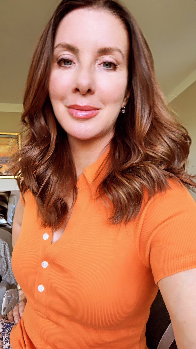 Today, I #WearOrange for Gun Violence Awareness Day in honor of all of the victims and survivors of gun violence. 

Nearly 44,000 people in America are killed by guns every year, and thousands more are wounded.

Grateful for all of the <a href="/MomsDemand/">Moms Demand Action</a>  volunteers working to stop this
