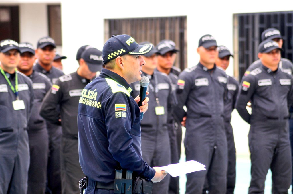 GuajiraPolicia's tweet photo. Garantizaremos la seguridad en el #FestivalFranciscoElHombre2024 🪗 en #Riohacha, 300 hombres y mujeres prestos para atender cualquier requerimiento #SeguridadEnElTerritorio #PortateBienPrimo #GuajiraSegura https://t.co/ZDlFwt95Hj