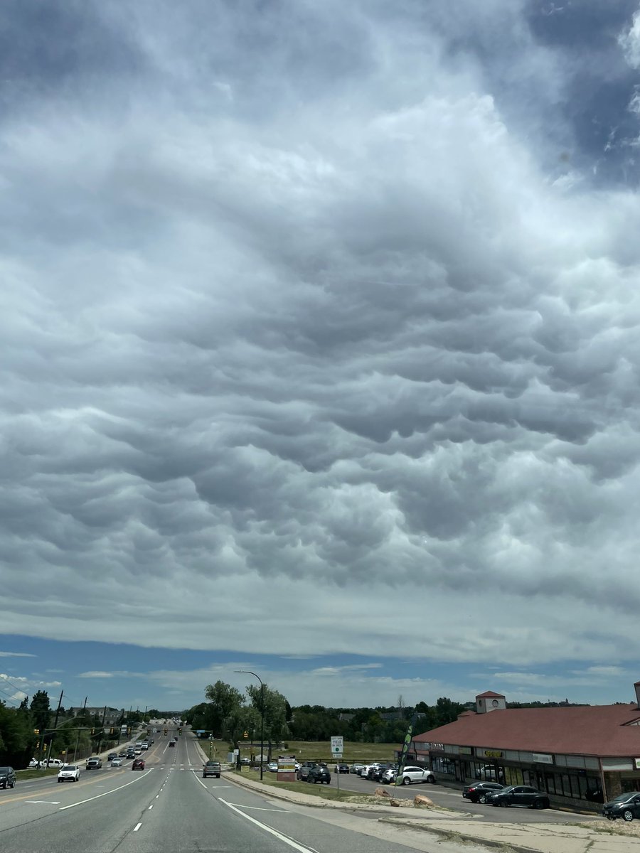 alex_mvd's tweet photo. @BianchiWeather hints of mammatus?? https://t.co/AP8A52ZXJv