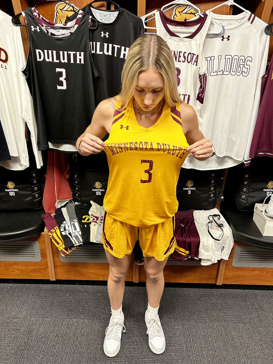 lillyrad_1's tweet photo. After a great visit and talk with @MandyPearson_ and Cici Kieger I’m excited to announce my commitment to the University of Minnesota Duluth!🐶 Beyond grateful for all of the support I’ve been given and can’t wait for this next chapter. Excited to be a bulldog!!💪@UMDWomensBBall https://t.co/3uwApHVKDi