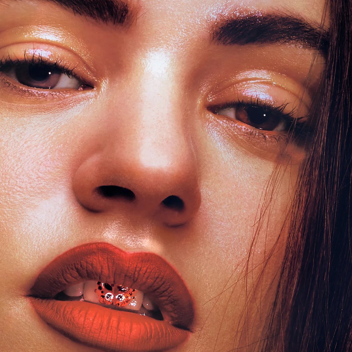 chartdata's tweet image. .@rosalia becomes the first artist from Spain to have a solo song earn 1 billion streams on Spotify ("DESPECHÁ").