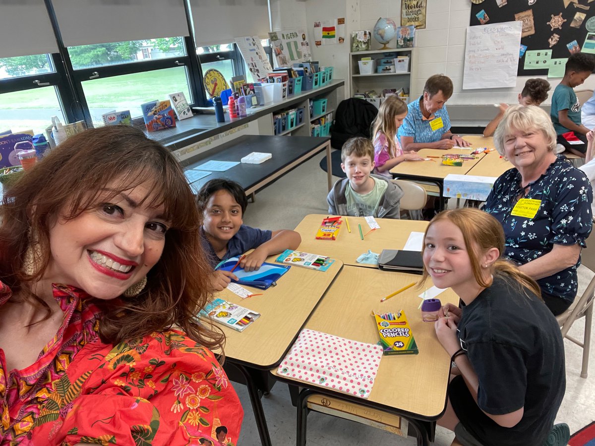 MTL_CS_Depetris's tweet photo. Our last Grandpal visit was amazing!❤️#CSTogetherIsBetter
#ThirdGradeThinkers https://t.co/MUmOJFhyA1