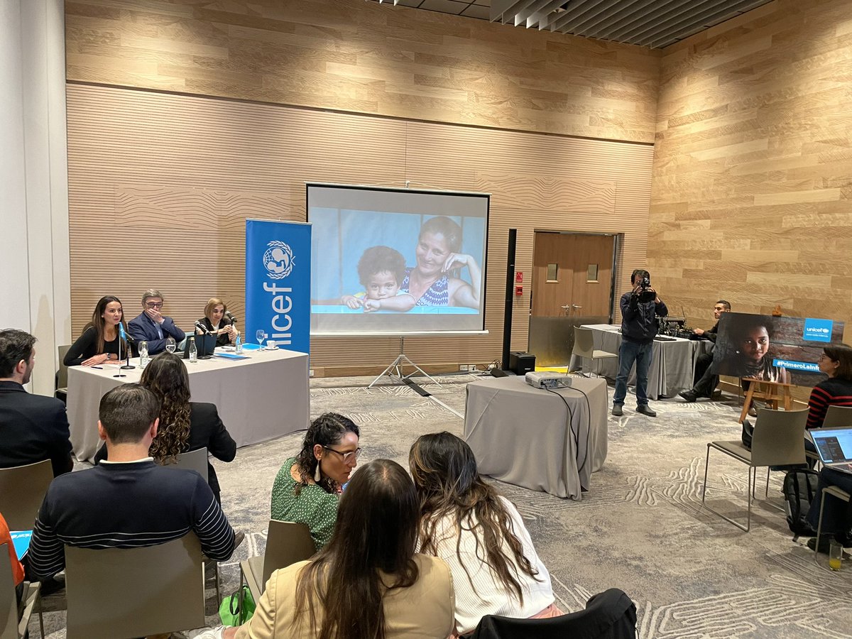 unicefecuador's tweet photo. Junto a @vaguayounicef compartimos un espacio con periodistas sobre los avances y desafíos del Ecuador para prevenir la malnutrición, en especial la desnutrición crónica infantil. También se resaltó la importancia de posicionar esta lucha como una prioridad de todos los sectores. https://t.co/KPvtmGLaKE