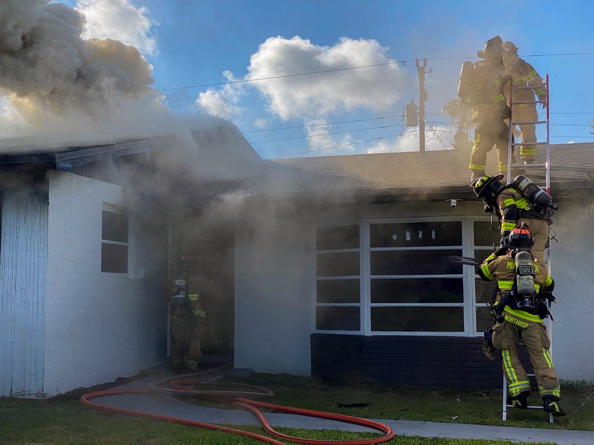 MiamiDadeFire's tweet image. On June 7, over 15 #MDFR units responded to a #FirstAlarm house fire in the 19200 Block and SW 92 Road.

Firefighters conducted a fire attack by deploying a hose line &amp;amp; a ladder to access the roof to extinguish the fire.
