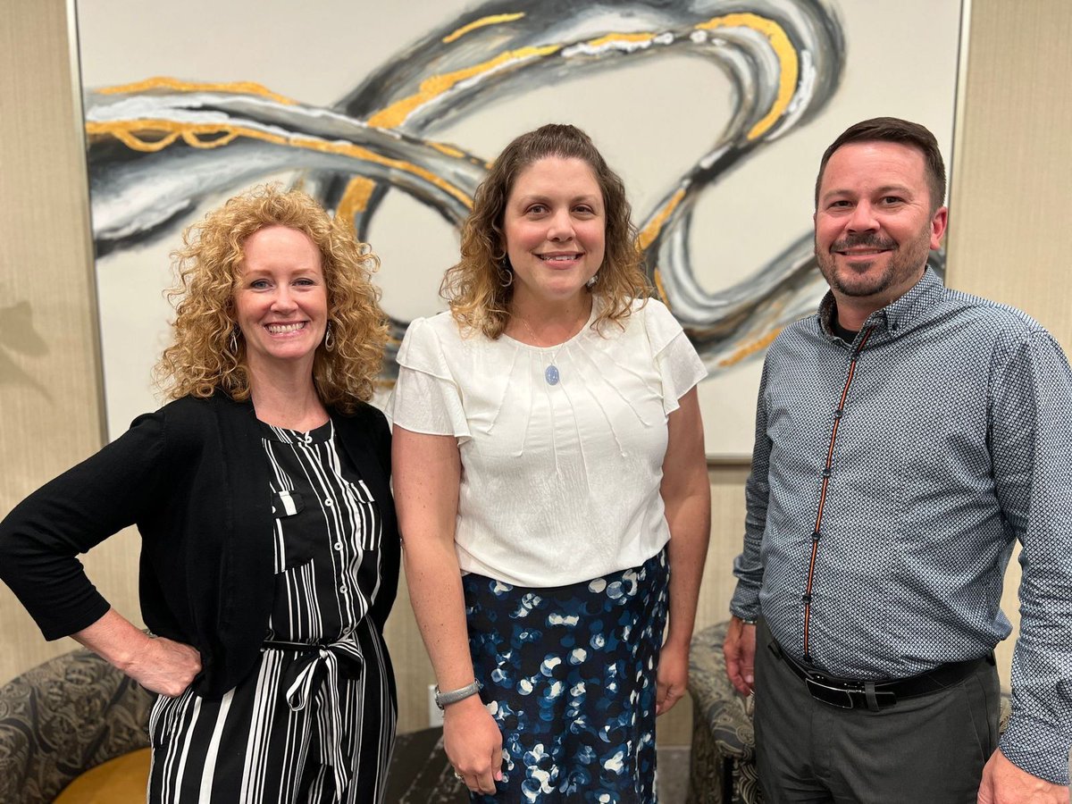 RichlandAreaCh's tweet photo. Proud moment! Lisa Duckworth and Clint Knight completed their 2nd year and Angie Cirone her 1st at the U.S. Chamber's IOM at UW-Madison. π Topics included governance, communication, HR, and more. Excited for the impact on our community! #iomeducates #midwestisbest https://t.co/7j09esUBjK