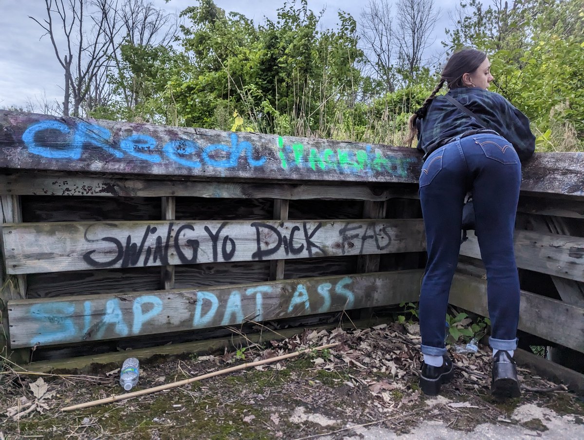 FoxyFitFemme's tweet photo. On an adventure when I saw it #slapdatass https://t.co/rbPdsRNzPG