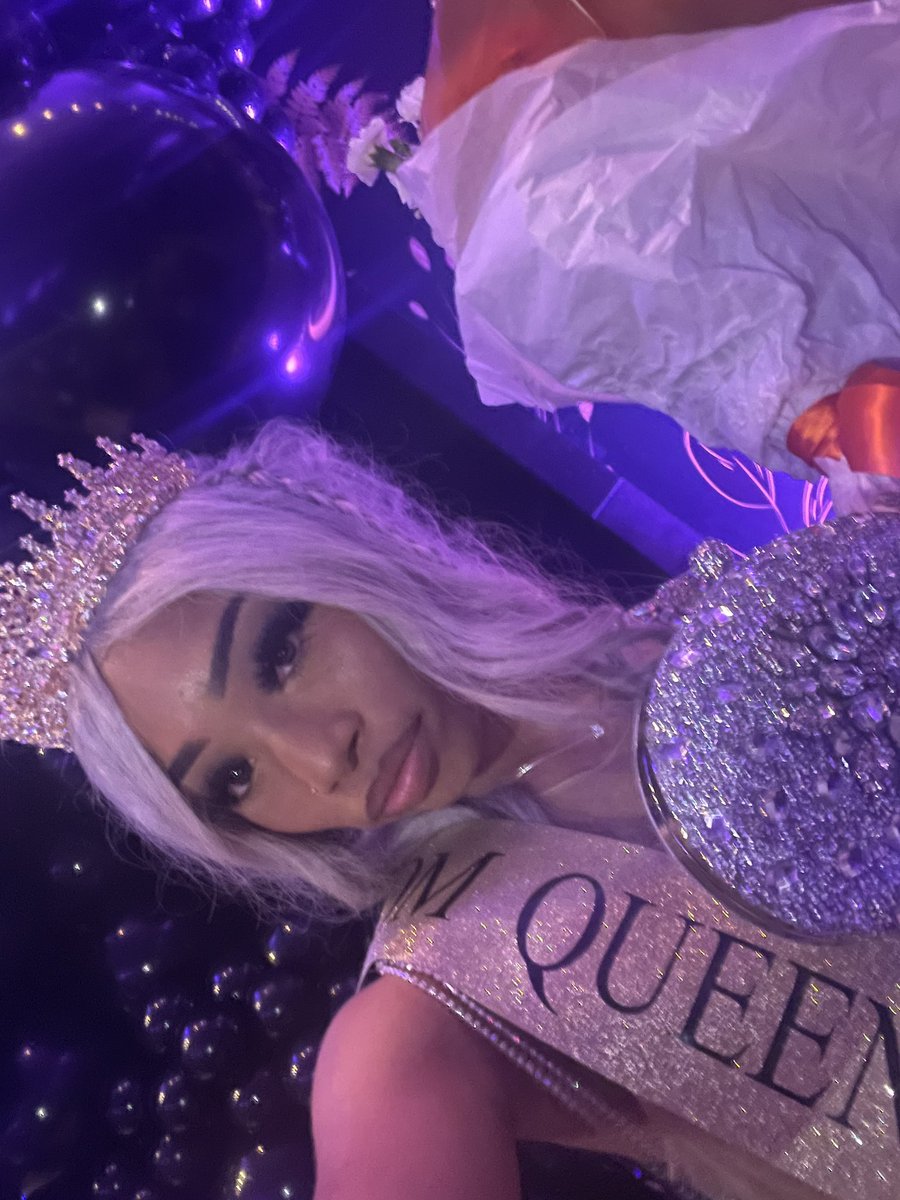 mkuniquee's tweet image. THAT PROM SHIT🌟 #PromQueen