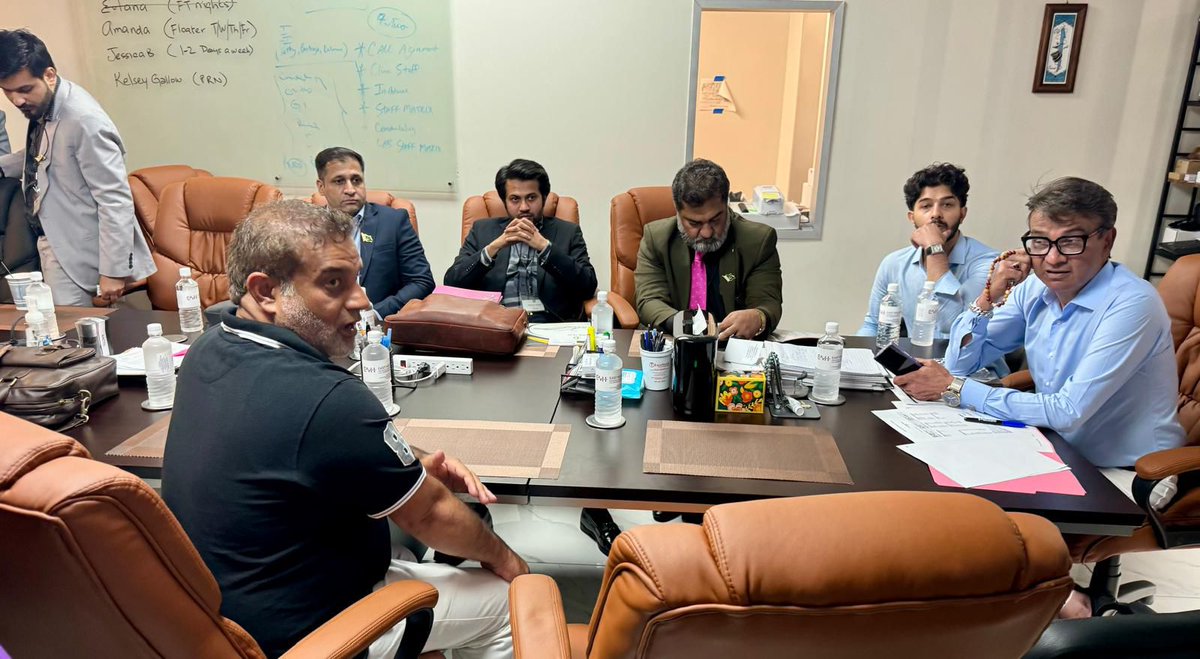 SalmanR23620569's tweet photo. Delegation visited East Medical Center Houston a prominent Cancer Hospital owned by Dr. Kashif Ansari. Delegation visited hospital facility and Dr. Ansari briefed them about possibilities in terms of business development in the USA. @surgical_tata @sccisialkot @TDAP_Global https://t.co/cK9hXo3vuY