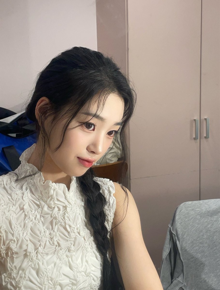 tripleSGLOBAL's tweet photo. [📷] 240607 🦢💭 https://t.co/1uN4WLHSVl