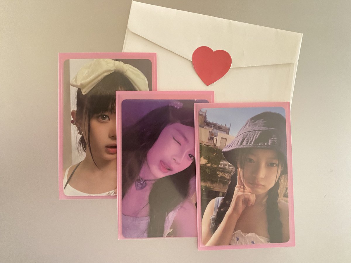 thcollector_'s tweet photo. feedback mega positivo pra minha diva @lorquingg!! fez minha coleção crescer com essas hannis e me deixou mt feliz! o envio foi super rapido e tranquilo, a lolo sempre é muito atenciosa entao so tenho a agradecer!! 🩷 https://t.co/lbfpyT1MAU