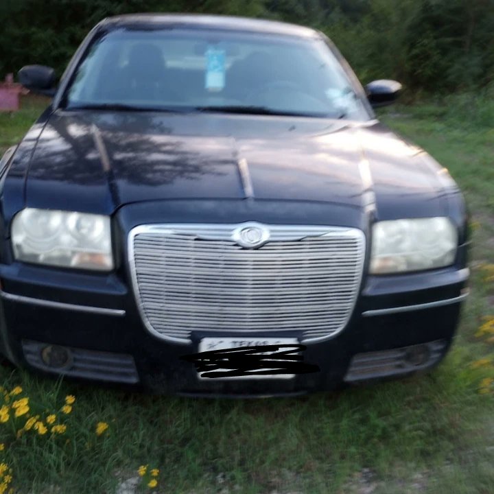 DOM_THEPORNPLUG's tweet photo. Selling my 2008 Chrysler 300 base model 3.6L V6 needs new transmission and don't have time to fix it Texas buyer only please.#fyptwitterviral #selling #carsales #cars #chrysler #fypシ゚viralシ #fypシ゚viralシ2024fyp #comebuy https://t.co/AdZCSw3OXd