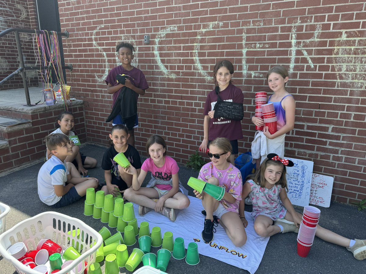 O: for OUTSIDE DAY! ✅ 🔤🗓️☀️ <a href="/MRSroadrunners/">Middle Road School</a>