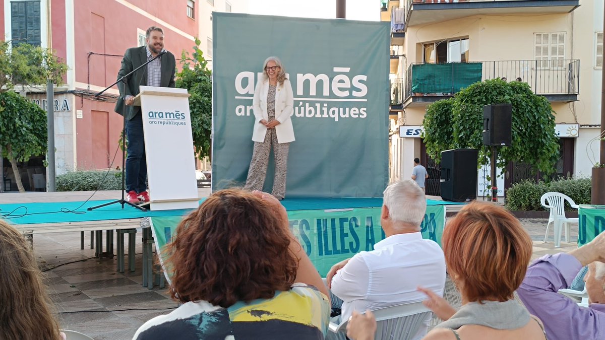 “Les eleccions europees van de decidir qui ha de comandar: el mercat o les persones? A les Illes Balears ens hi jugam molt! Diumenge, votau <a href="/aramesIB/">arames</a> - #AraRepúbliques”
<a href="/NaAliceWeber/">Alice Weber</a>