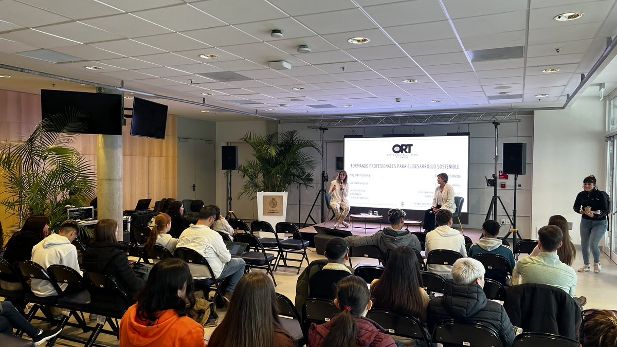 UniversidadORT's tweet photo. ♻️ Formando profesionales para el desarrollo sostenible

En el marco de la Expo Uruguay Sostenible, conocemos cómo la educación en sostenibilidad prepara a los estudiantes para enfrentar los desafíos del siglo XXI. https://t.co/jhWA3jlFSJ