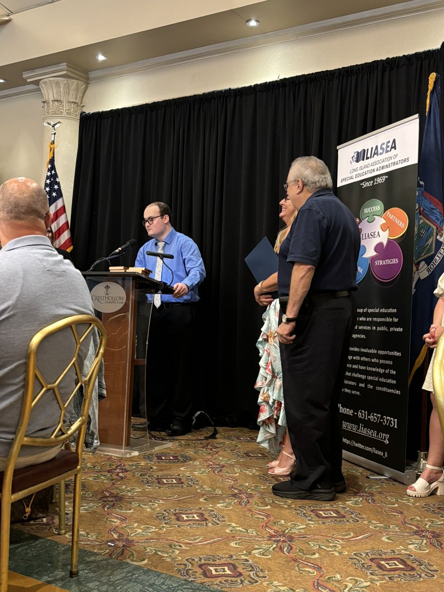 kocallaghan47's tweet photo. Islip UFSD Celebrates Leo Bacelli, Recipient of the LIASEA Student Award Scholarship🎉#IslipPride https://t.co/YoYB6X69Xh