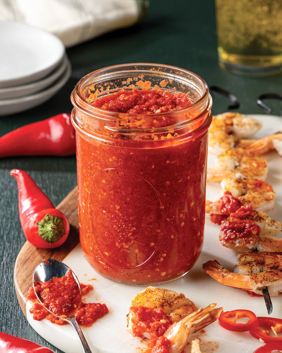 CookinLouisiana's tweet photo. Our take on this spicy and garlicky Southeast Asian condiment is just as versatile as it is delicious. https://t.co/uoYxUFJtgA
#sambaloelek #Louisiana #sauce #saucerecipe #easyrecipe #Louisianacookin https://t.co/95xnIo86As