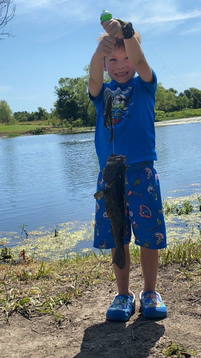 CoachSmith918's tweet photo. Took my lil man fishing for the first time and on his first cast he caught a smallmouth that was 15.5 inches and 1.76 pounds! Future #Bassmaster #FirstFish https://t.co/GuLcsRbZS0