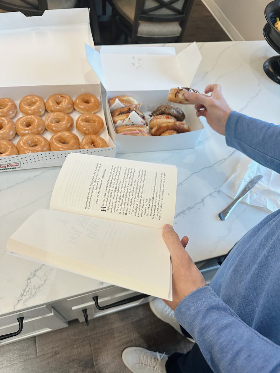 PyaWaltman's tweet photo. Donut underestimate the power of good financial planning! 🍩 #happynationaldonutday https://t.co/KXLJIonO8j